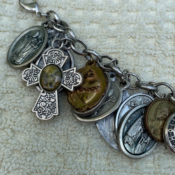 CHRISTMAS IS NEAR!!! Catholic Saints on Thomas Sabo link charm bracelet - Picture 5 of 7